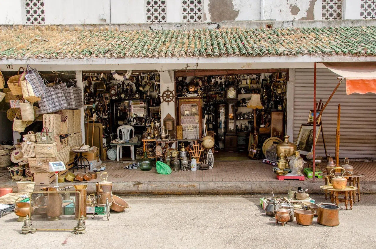 The Port at Dawn: Casablanca's Fish Market and the Grill Stalls That Follow